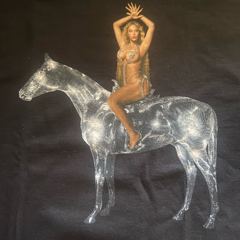 Beyonce Pose/box 2 renaissance act i shirt/cd combo